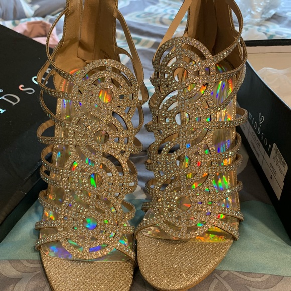 Prom dress and shoes - Picture 5 of 6